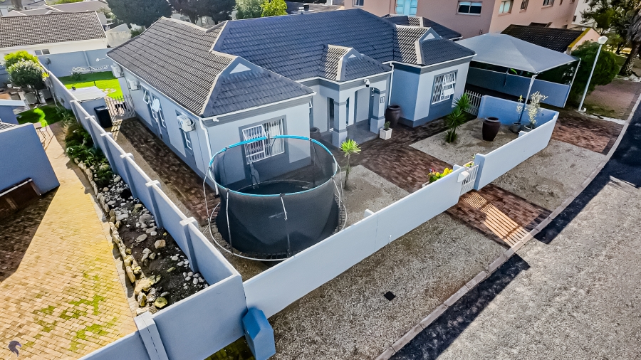 3 Bedroom Property for Sale in Country Club Western Cape